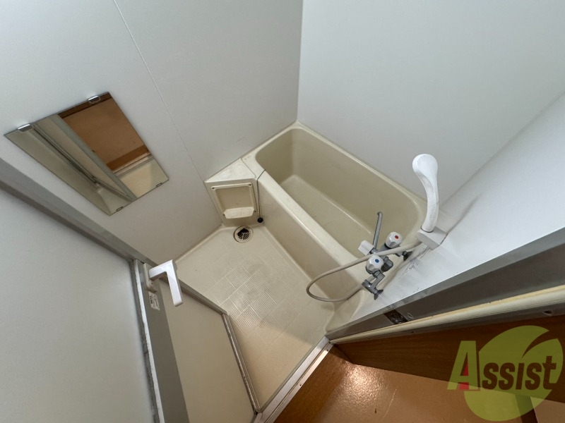 バス・シャワールーム　ユニットバスです。疲れを癒すのに欠かせませんね！