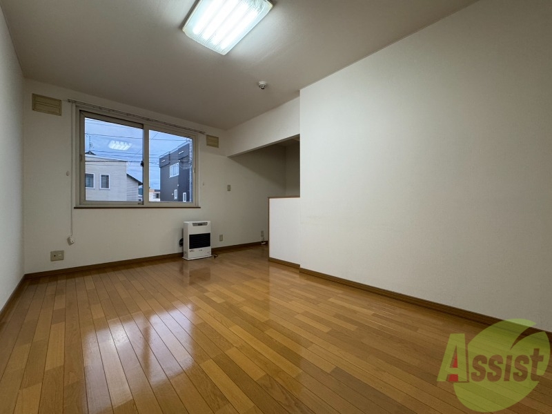 居室・リビング　広くてキレイなお部屋が広がっていて、充実した生活が送れそう。