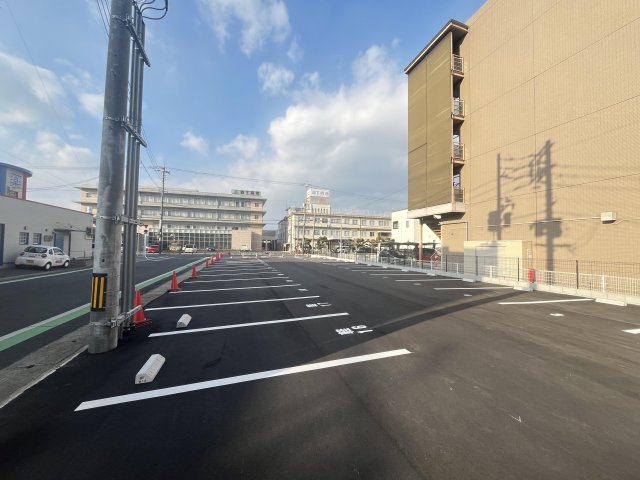 駐車場　駐車場に車を止められます