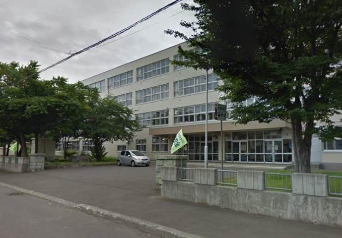中学校　新琴似北中（中学校）まで345m