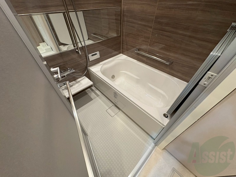 バス・シャワールーム　お風呂になります。一日の疲れを癒してくださいね。