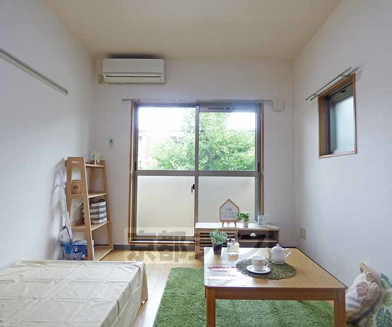 居室・リビング　綺麗な室内です。