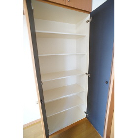 その他　※写真は角部屋の別室です。現状優先。