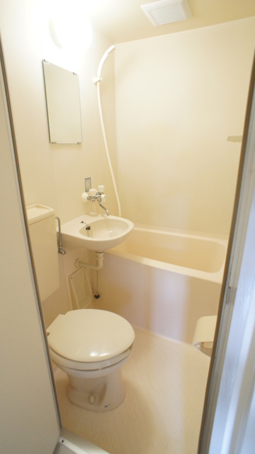 バス・シャワールーム　丸洗い可能！お掃除ラクラクの洗面台付き３点ユニットです☆