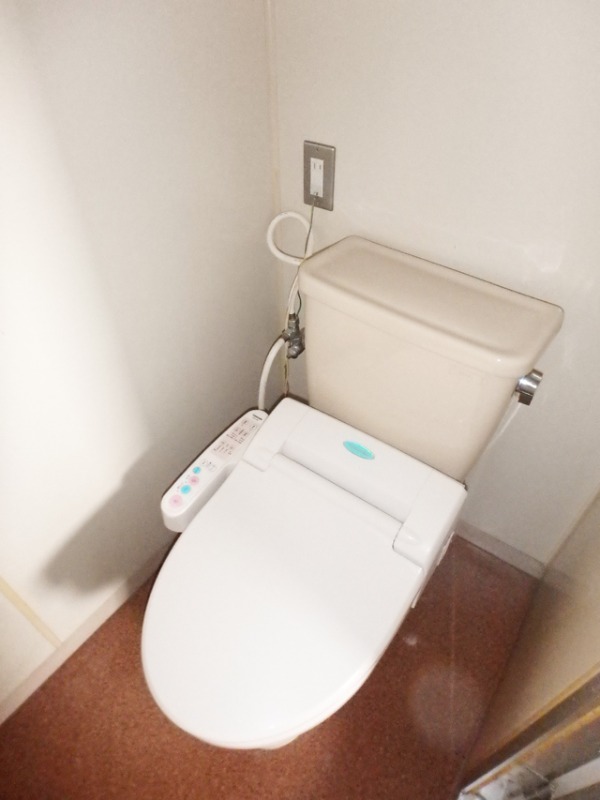 トイレ　温水洗浄便座付き☆