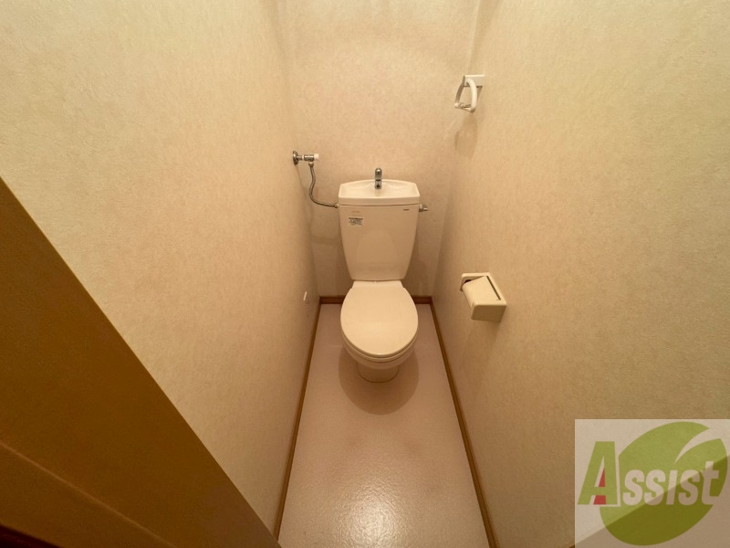 トイレ　こちらはトイレです。清潔感があり、安心して使用できます。