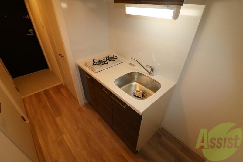 キッチン　ガスコンロ２口なので料理がはかどりますね