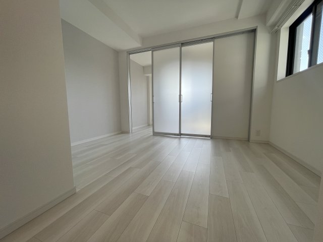 居室・リビング　同物件別号室