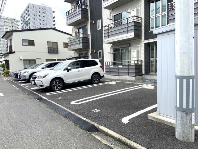 駐車場　駐車場