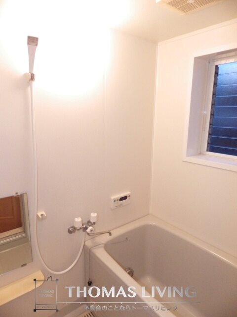 バス・シャワールーム　小窓があり換気がしやすいですね。