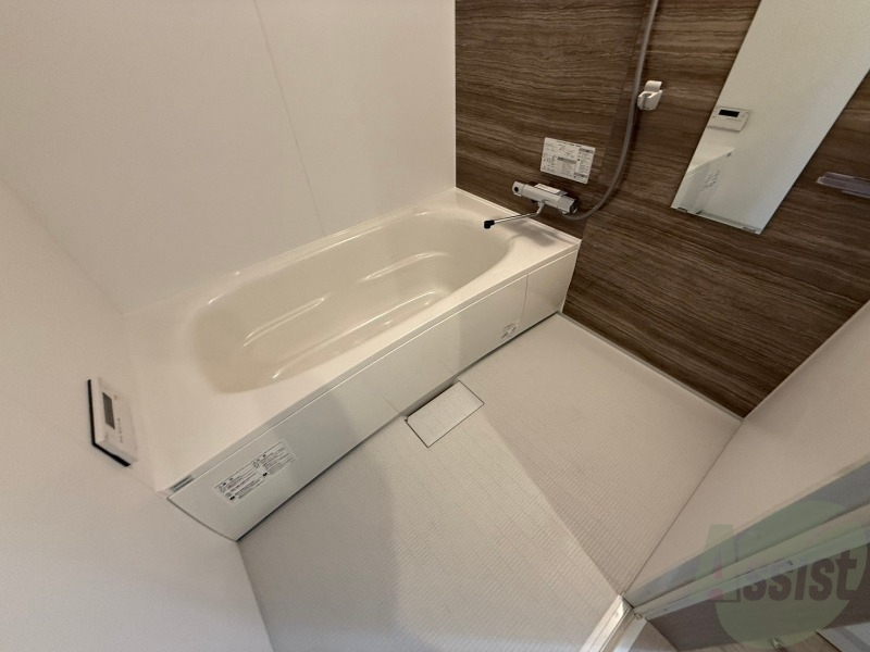 バス・シャワールーム　バスルームはこちらです。広々としてゆったり休めます。