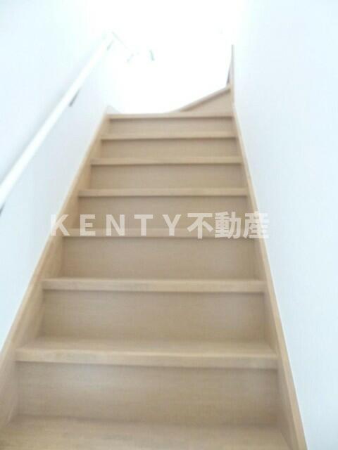 エントランス　落ち着いたエントランスです