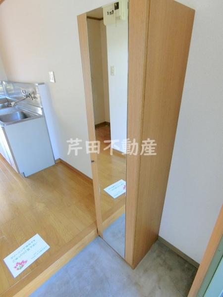 玄関　別のお部屋の写真です。現状優先。