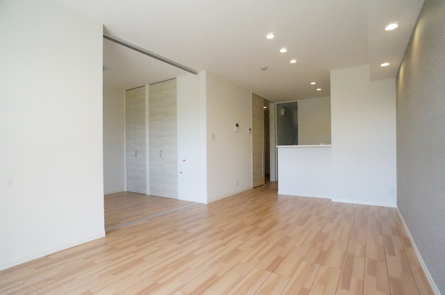 居室・リビング　流行のアクセントクロスでおしゃれなお部屋を楽しみませんか？