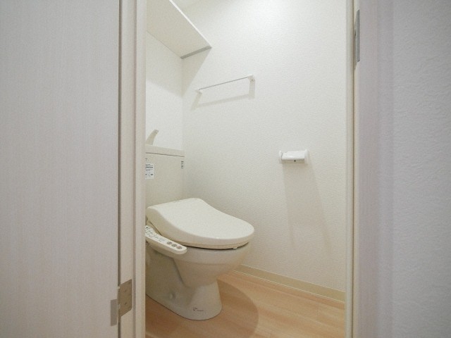 トイレ　快適なウォシュレット付きです♪