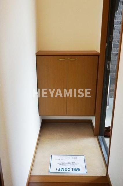 玄関　※同物件反転間取りのもの※現況を優先します