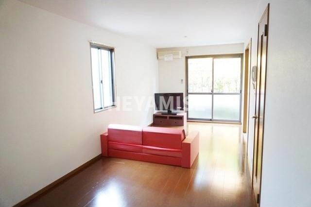 居室・リビング　※同物件反転間取りのもの※現況を優先します