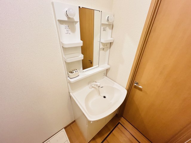 洗面設備　※同物件別号室の写真になります