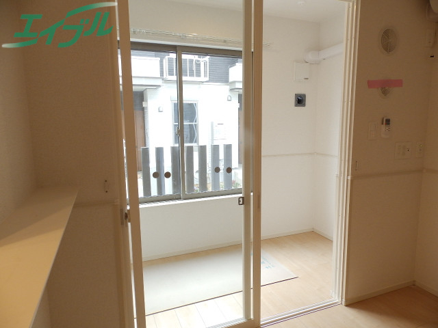 バルコニー　同タイプ部屋写真です。