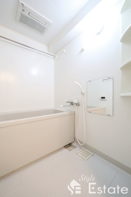 バス・シャワールーム　バスルーム