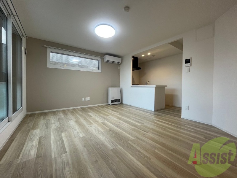 居室・リビング　広々としたリビングですね。使い勝手がよさそうですね！