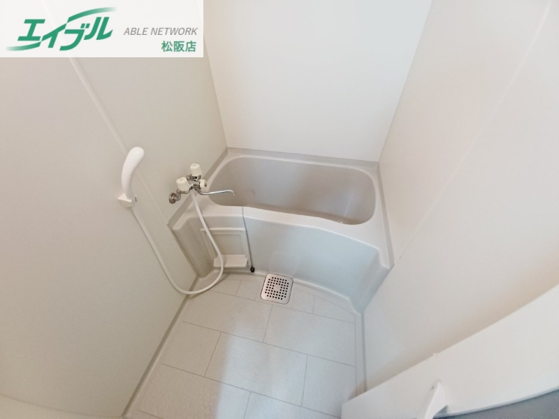 バス・シャワールーム　同型別室のお写真です。