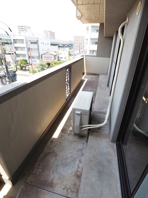 バルコニー　バルコニーに面しており、とても暖か