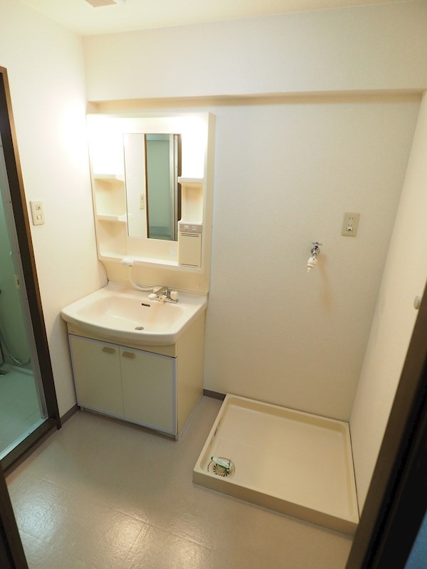 洗面設備　脱衣所。