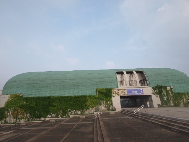 図書館　北九州市立中央図書館（図書館）まで564m