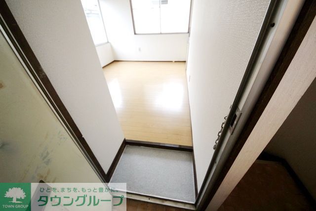 居室・リビング　同建物別部屋写真