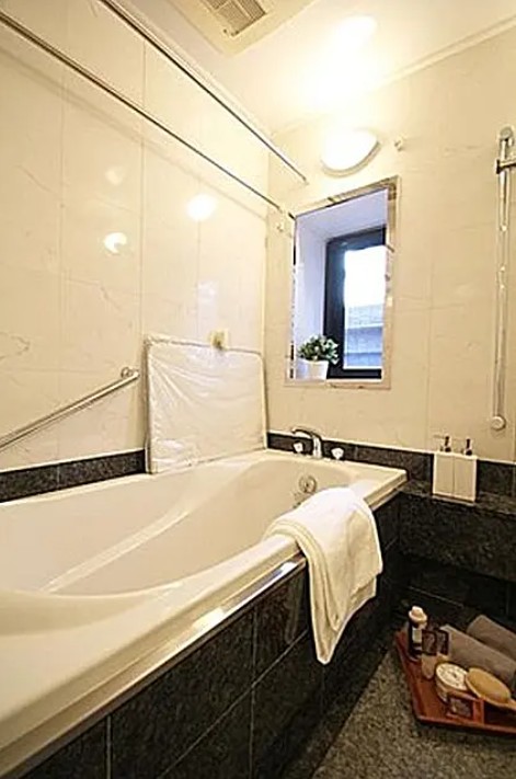 バス・シャワールーム　※別部屋参考写真