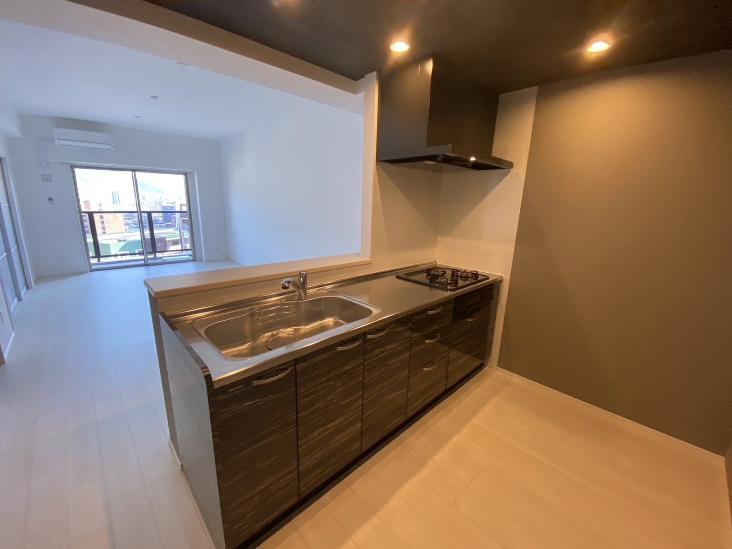 キッチン　※写真は同型タイプ、現状優先