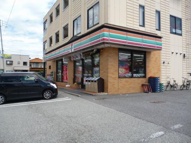 コンビニ　セブンイレブン（コンビニ）まで540m