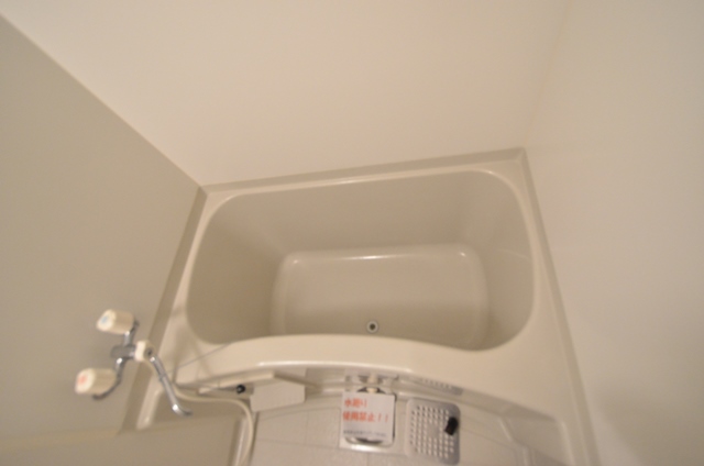 バス・シャワールーム　浴室乾燥機付きで便利！