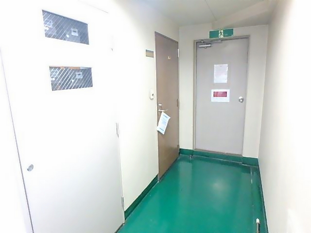 その他　玄関前です。