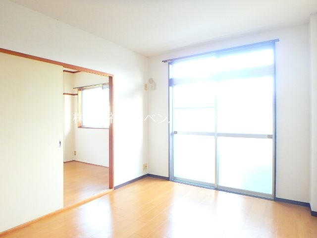 居室・リビング　同物件別部屋参考写真