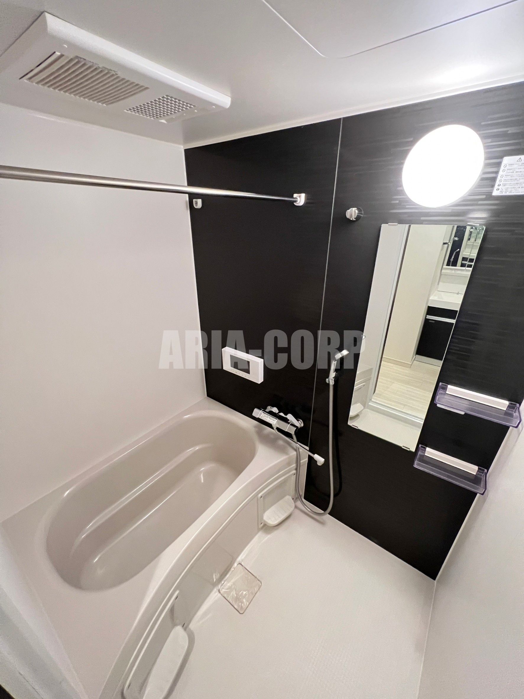 バス・シャワールーム　（同仕様）追炊き浴室乾燥つきのお洒落なバスルーム。