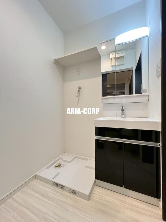 洗面設備　（同仕様）シャンプードレッサー付きの収納豊富な洗面所♪