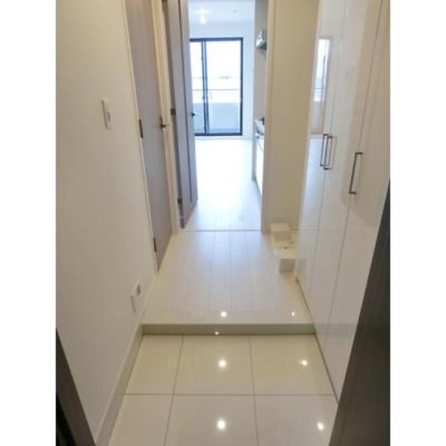 玄関　※写真は同タイプ住戸です。