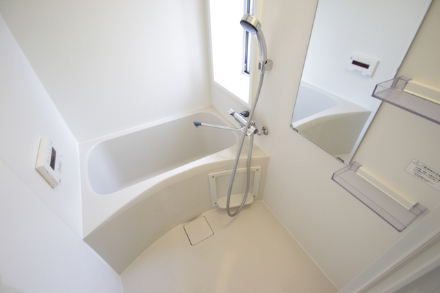 バス・シャワールーム　※同号室の別階のお写真です