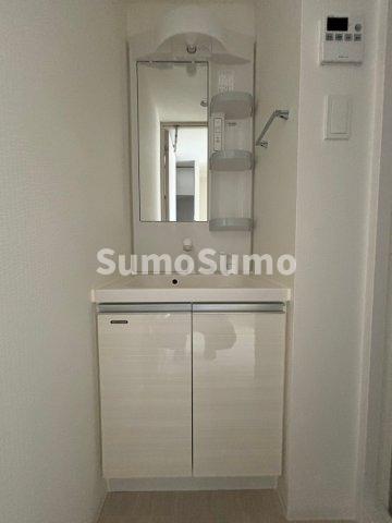 洗面設備　脱衣スペースもあります