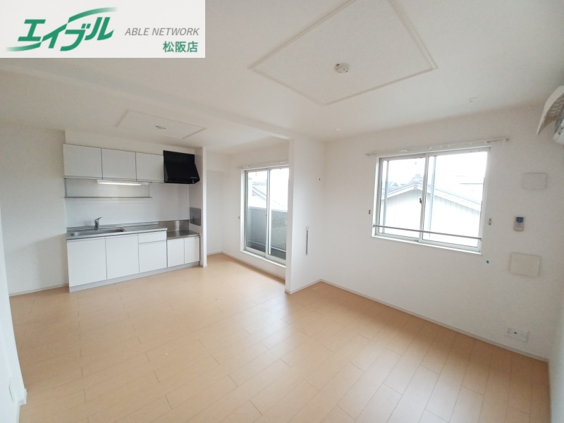 居室・リビング　反転タイプ参考写真