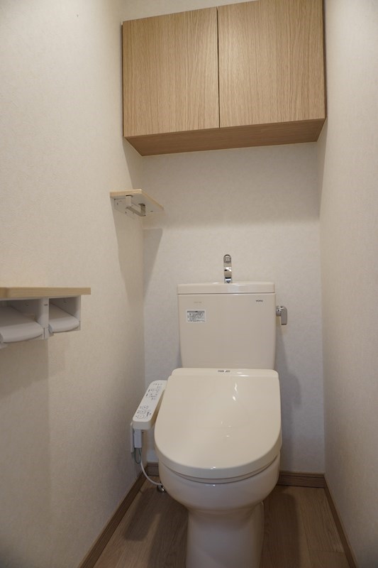 トイレ　「温水洗浄便座つきトイレ」