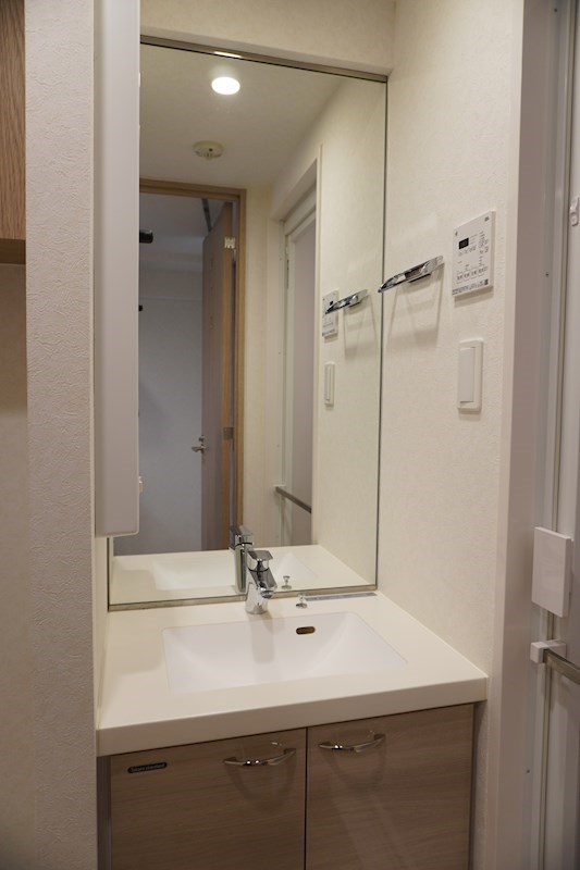 洗面設備　日々の生活に便利な「独立洗面化粧台」