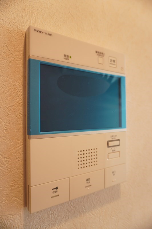 セキュリティ　来訪者が確認できる女性に安心の「TVモニターホン」