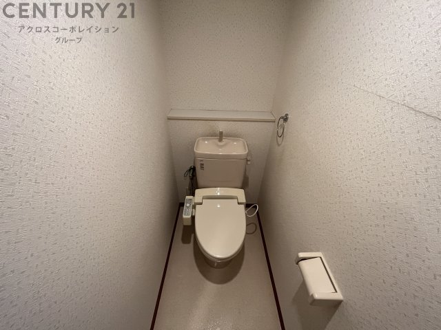 トイレ　温水洗浄便座付きのトイレです♪