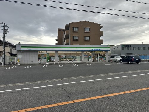 コンビニ　ファミリーマート 豊田柿本町店（コンビニ）まで186m