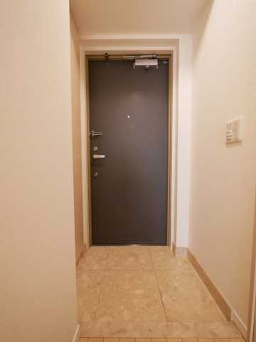 玄関　カスタリア神保町