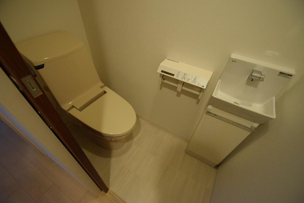 トイレ　シャワー付トイレ