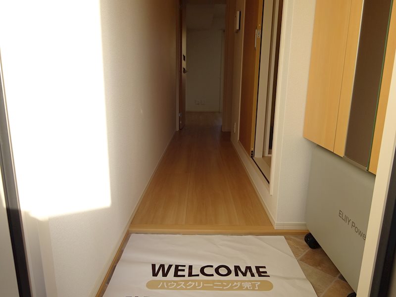 玄関　写真は205号室です（参考）